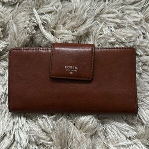 Fossil Brown Leather Clutch Wallet